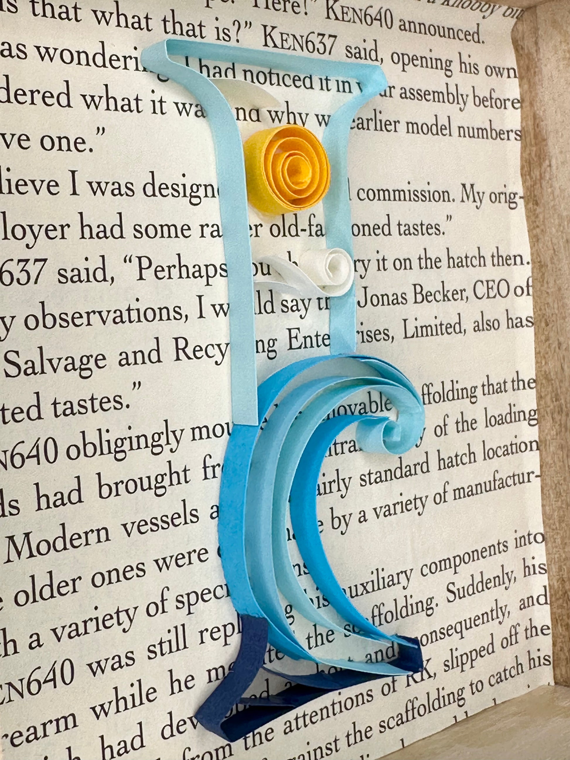 Paper quilling letter I