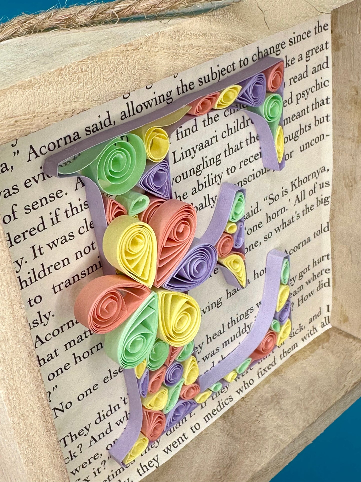 Abstract quilling pastel design